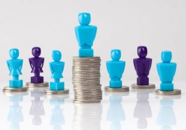 Растут затраты из бюджета на оплату труда внештатных работников