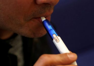 UK experts urge smokers to switch to e-cigs for big health gains