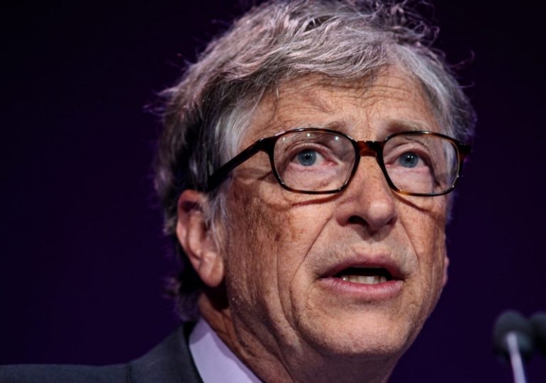 Bill Gates says we need a nationwide shutdown for at least 10 more weeks to fight coronavirus 