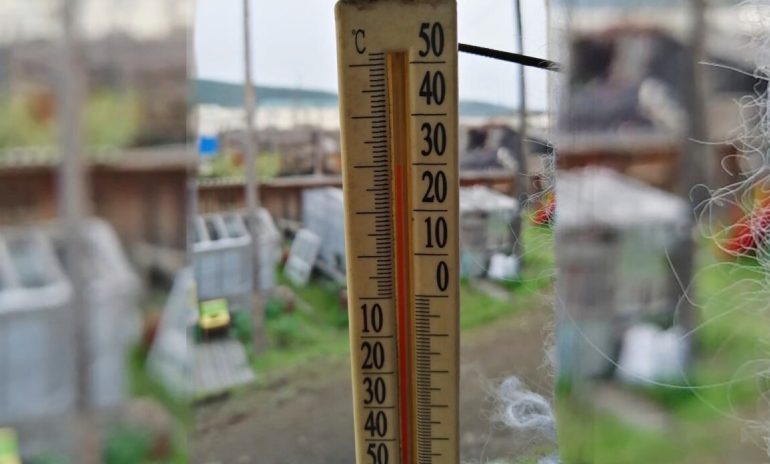 Temperature hits 100 F degrees in Arctic Russian town