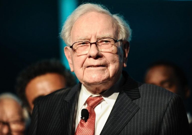 Buffett Sells More Stocks, Including Goldman Sachs, With No ‘Elephant-Sized’ Acquisition On The Horizon