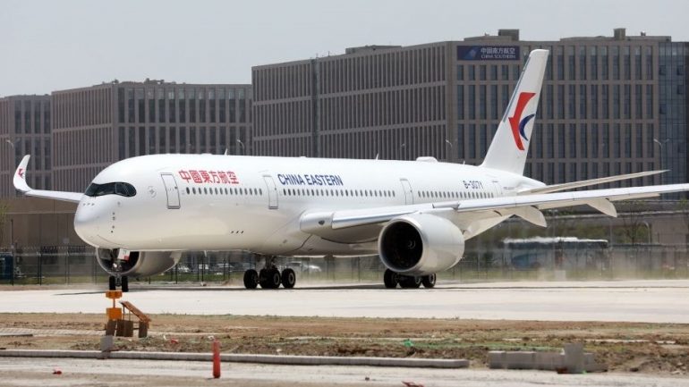 Coronavirus: China to launch new airline despite travel downturn