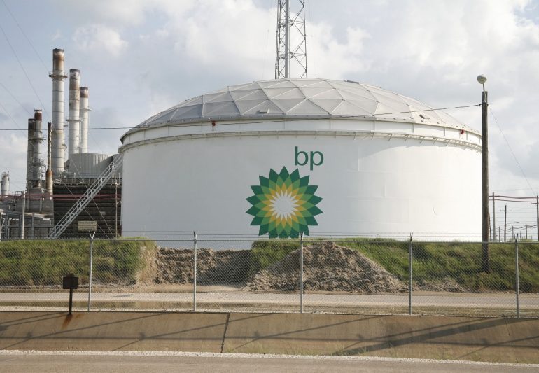 BP to cut 10,000 jobs because of oil price crash