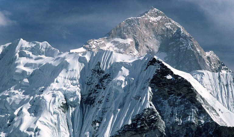 Mt Everest grows by nearly a metre to new height - BBC