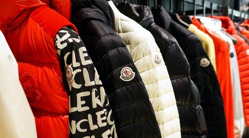 Moncler-ი იტალიურ ბრენდ Stone Island-ს ყიდულობს