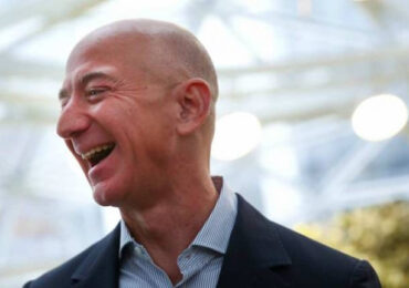 Billionaire Jeff Bezos looking to buy CNN from AT&T