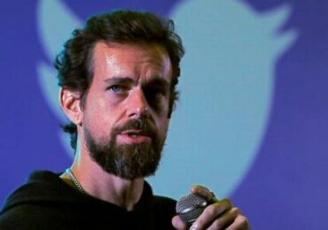 Twitter plans to double revenue by 2023, teases new 'super follow' feature