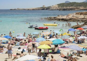 Ryanair forecasts 'strong return' of beach holidays this summer