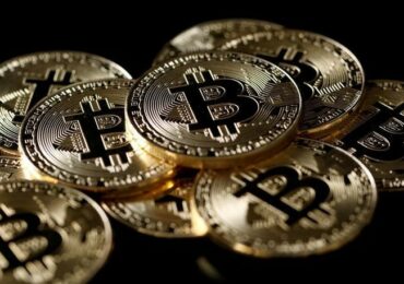 Bitcoin falls 5.84% to $43,418