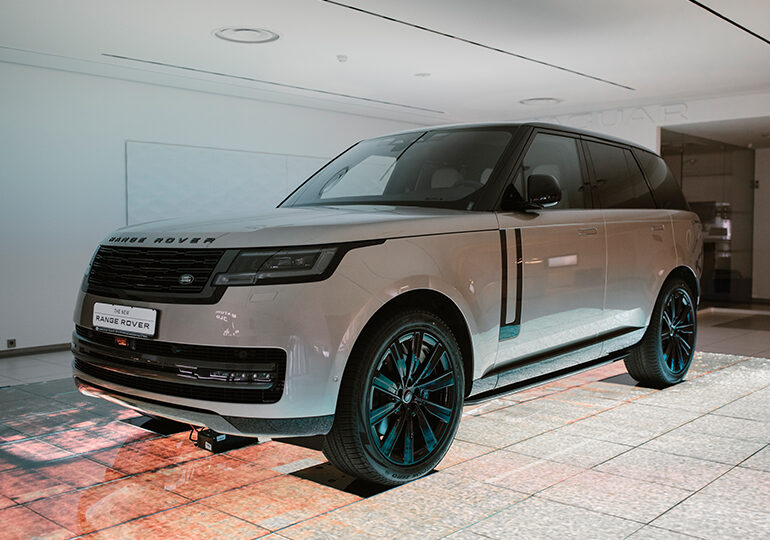 Range Rover Batumi Gold - ლეგენდარული მოდელის განახლებული ვერსია „ჯი-თი მოტორსის“ შოურუმში