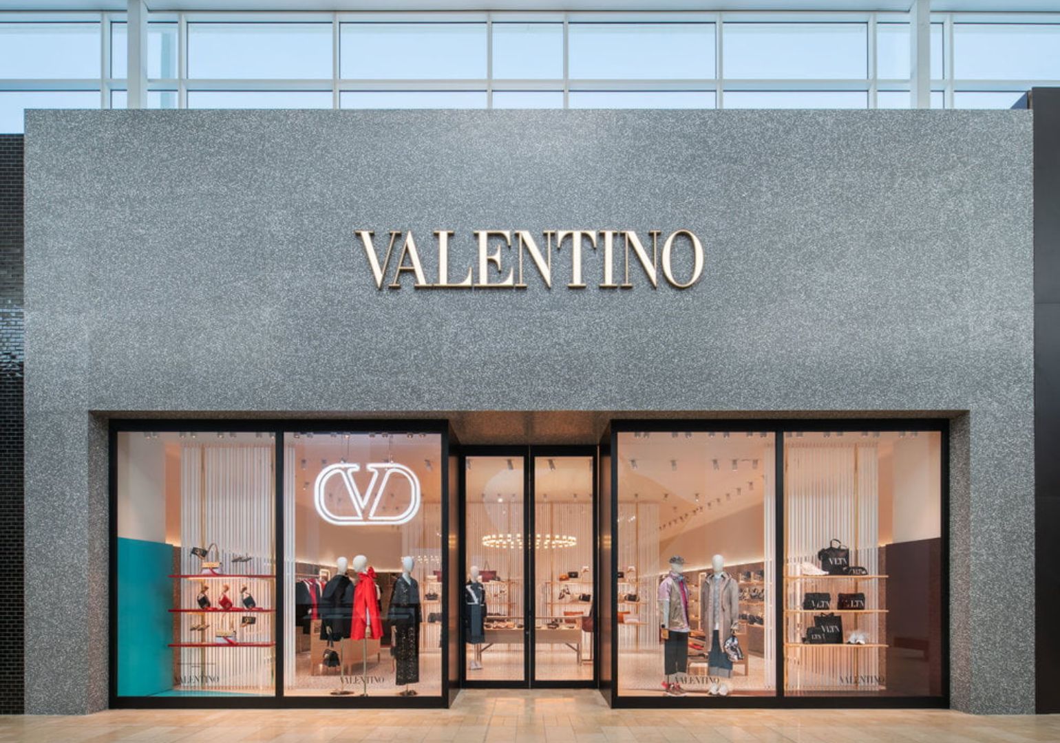 Kering-მა იტალიური Valentino-ს 30%-იანი წილი შეისყიდა