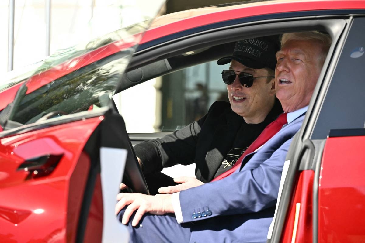 Tesla-ს აქციების გაძვირების გავლენით, მასკი $10 მილიარდით გამდიდრდა