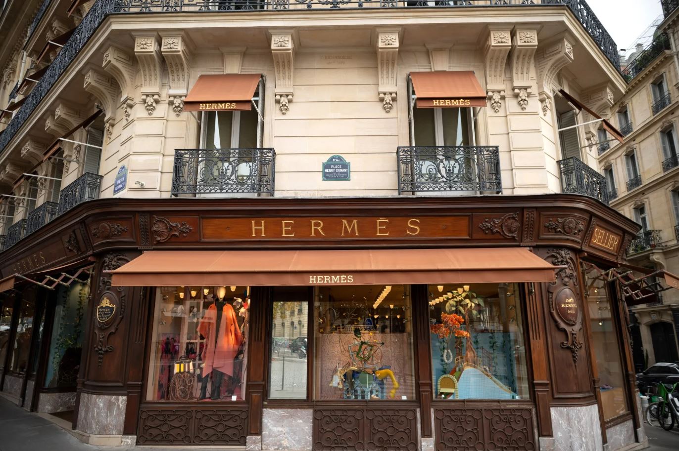 Hermès-ი მოდის ინდუსტრიის ყველაზე ძვირად ღირებული კომპანია გახდა