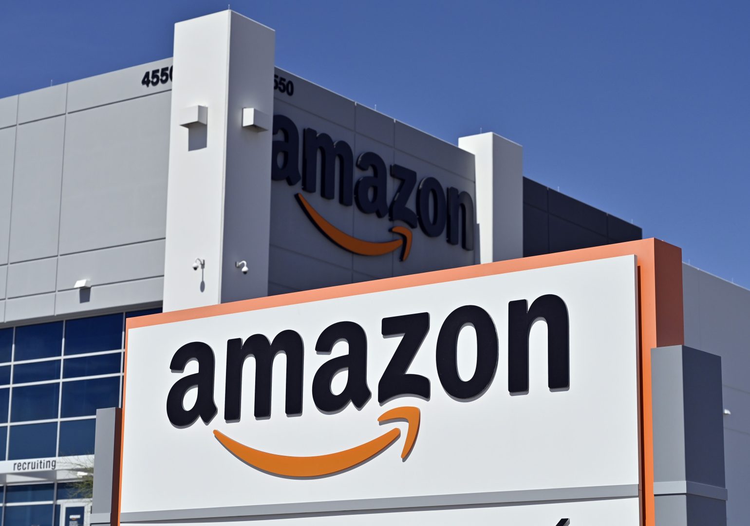 Amazon-ი გაერთიანებულ სამეფოში $54 მილიარდის ინვესტირებას გეგმავს